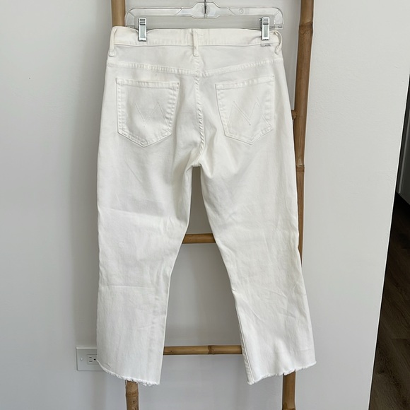 MOTHER WHITE INSIDER CROP STEP FRAY DENIM, Size 29. - Picture 4 of 11